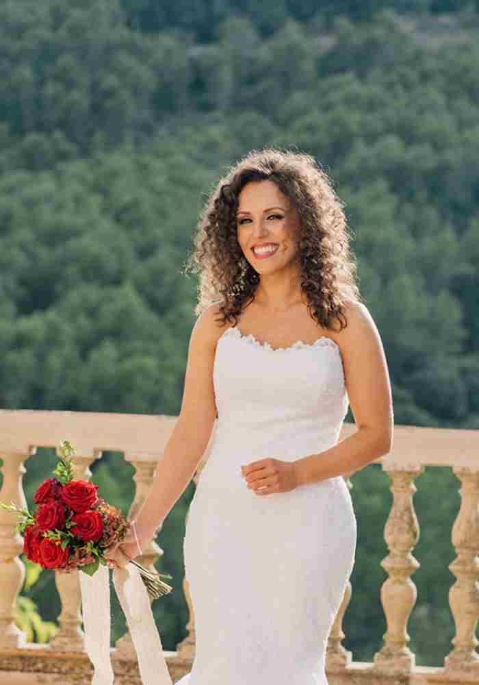 Wedding Hair Styles: The Ultimate Guide curly hair down