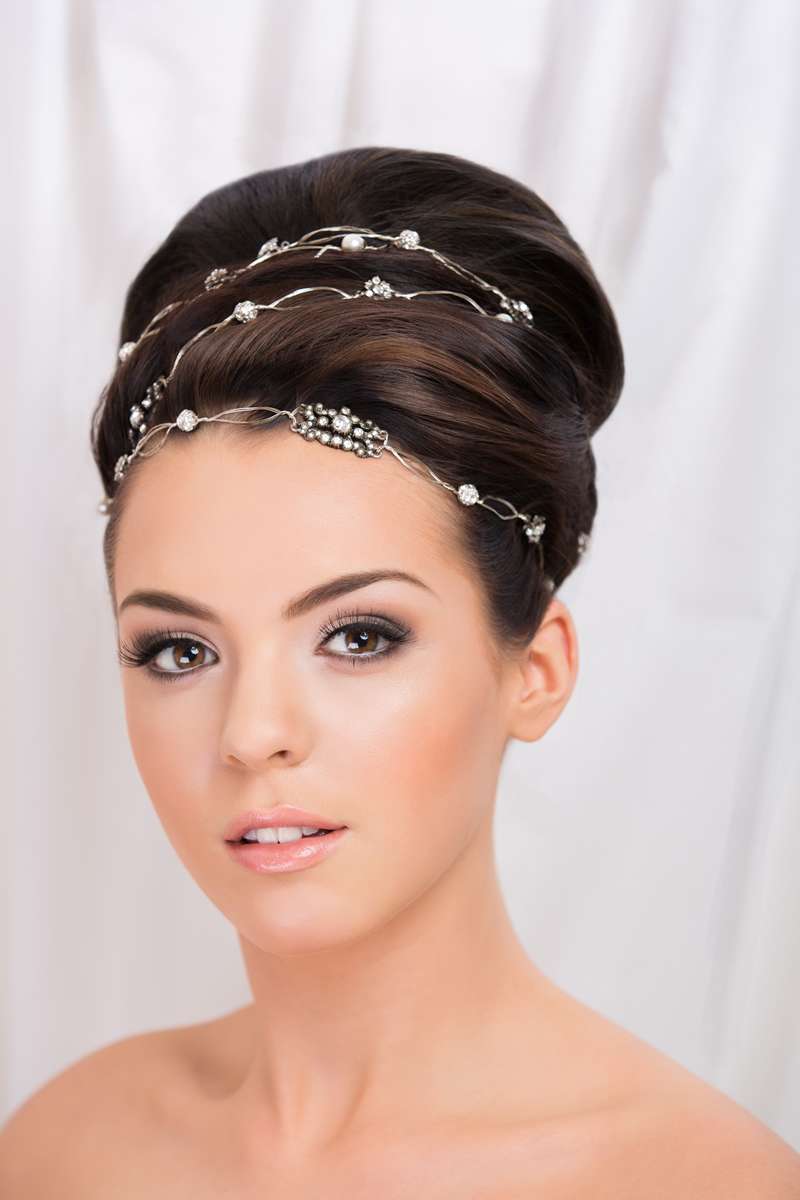 Wedding Hair Styles: The Ultimate Guide winter wedding hair up do
