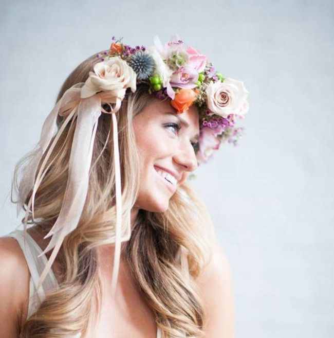 Wedding Hair Accessories: Your Guide to Bridal Hair Accessory Ideas flower crown